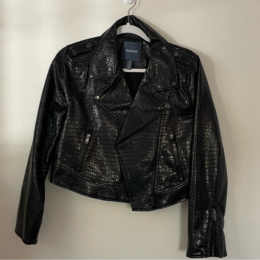 ModCloth Black Crocodile Rock Moto Jacket Size Medium